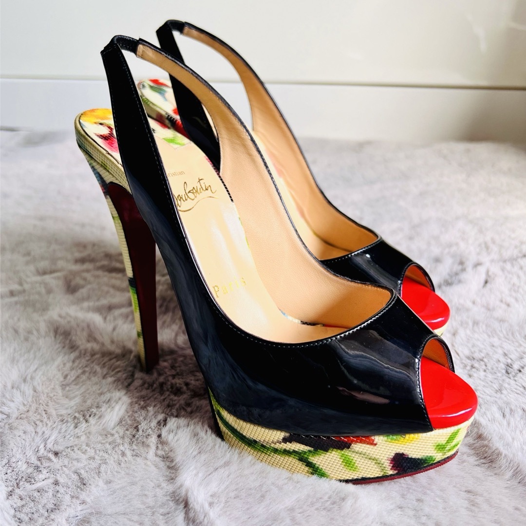 Christian Louboutin(クリスチャンルブタン)の定価11万　ルブタン　37.5 パンプス　サンダル レディースの靴/シューズ(ハイヒール/パンプス)の商品写真