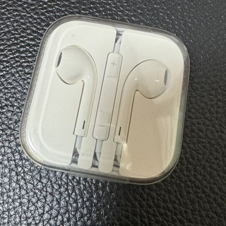 アップル(Apple)のApple 有線イヤホン iPhone 付属品(ヘッドフォン/イヤフォン)