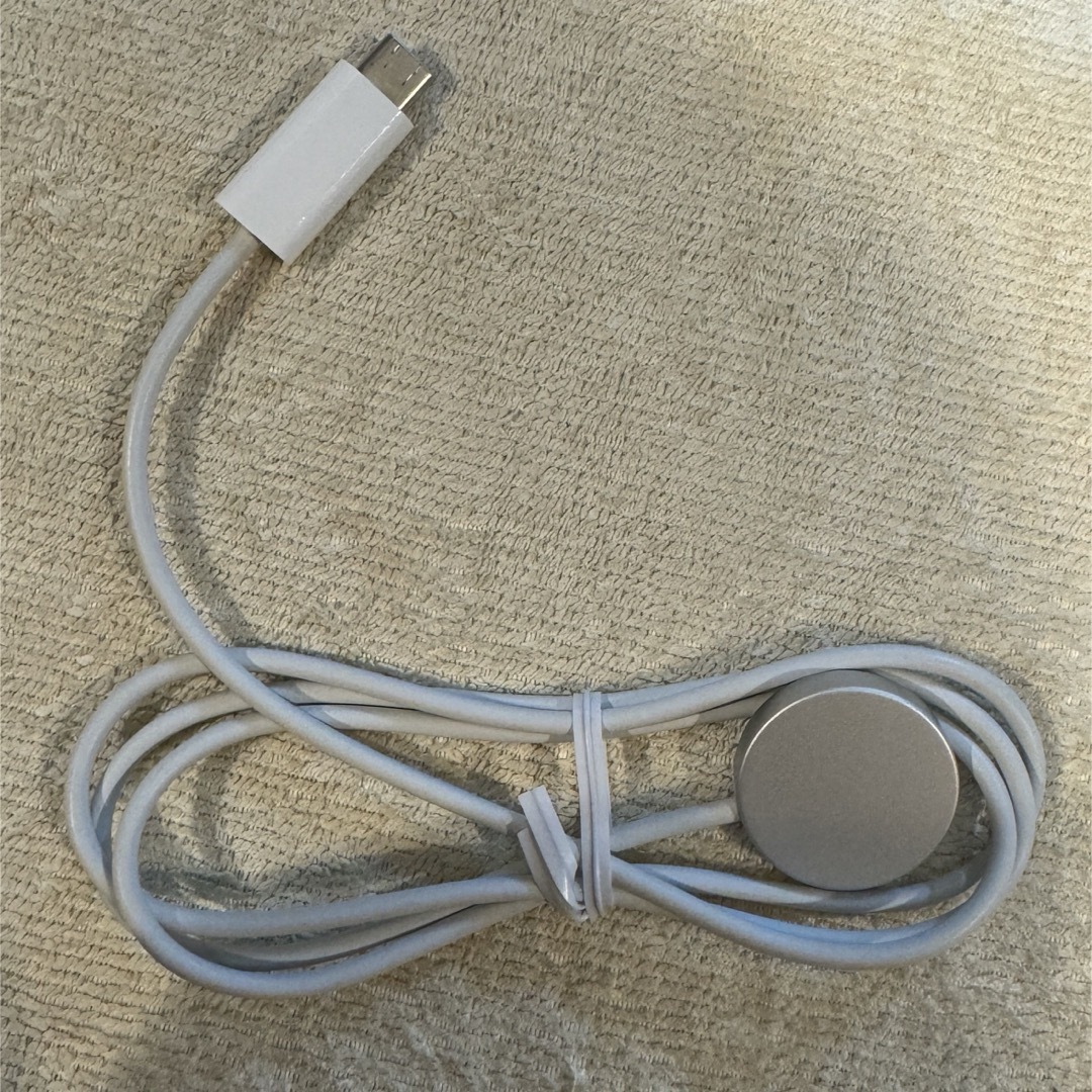 Apple Watch(アップルウォッチ)のApple Watch USB-C充電 ケーブル スマホ/家電/カメラのスマートフォン/携帯電話(バッテリー/充電器)の商品写真