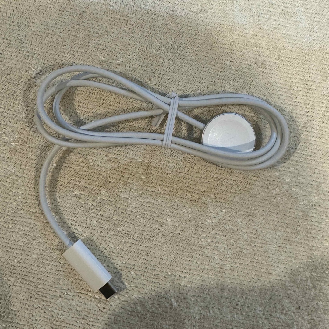 Apple Watch(アップルウォッチ)のApple Watch USB-C充電 ケーブル スマホ/家電/カメラのスマートフォン/携帯電話(バッテリー/充電器)の商品写真