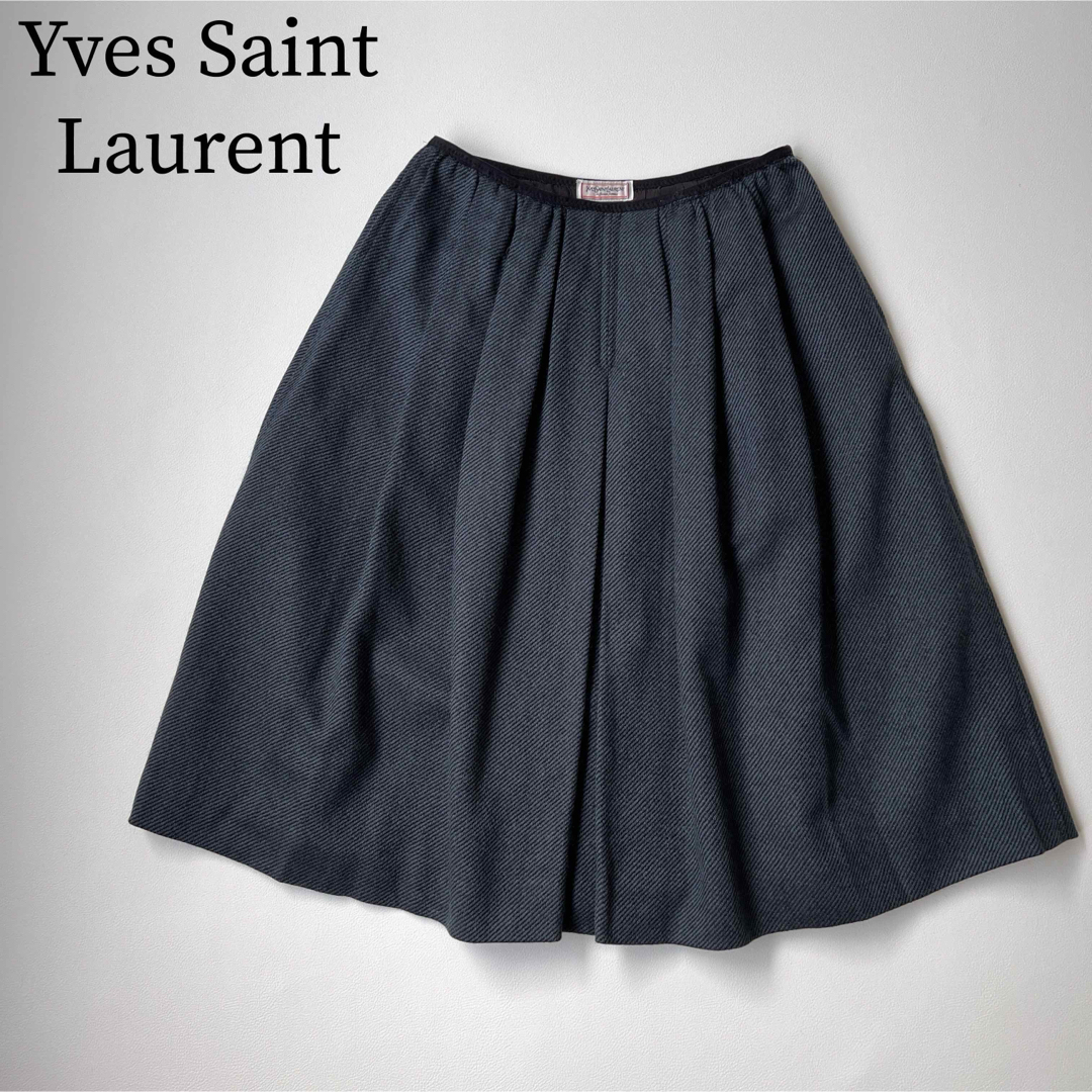 Yves Saint Laurent(イヴサンローラン)のYves Saint Laurent イヴサンローラン　フレアスカート　ミンク レディースのスカート(ひざ丈スカート)の商品写真