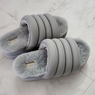 アグ(UGG)のUGG厚底ムートンサンダル美品(サンダル)