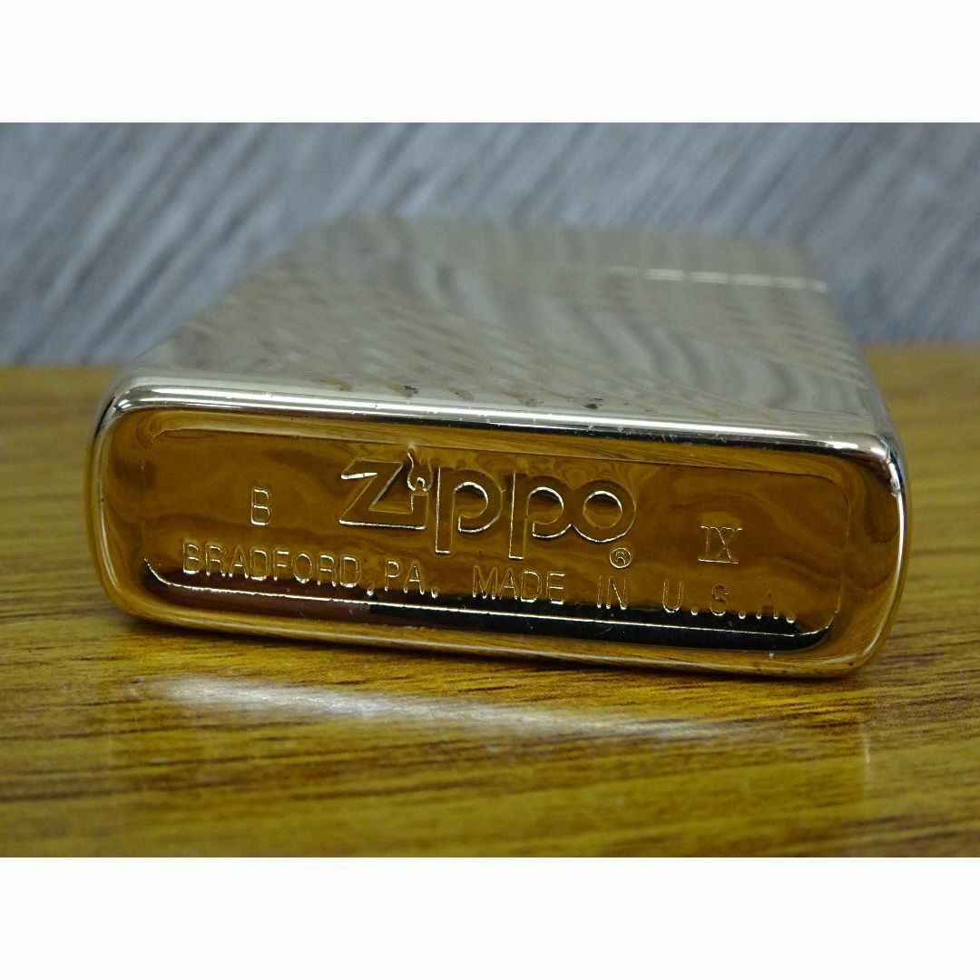 ZIPPO(ジッポー)のM宇029 / ZIPPO ジッポー オイルライター ゴールドカラー インテリア/住まい/日用品の日用品/生活雑貨/旅行(その他)の商品写真