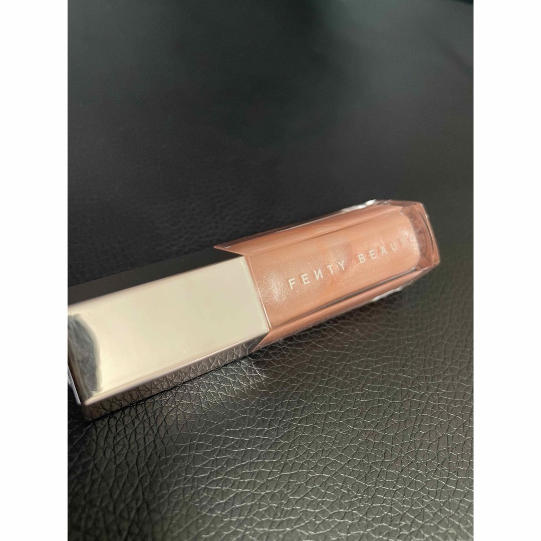 FENTY(フェンティ)の専用【FENTY BEAUTY】グロス 04 コスメ/美容のベースメイク/化粧品(リップグロス)の商品写真