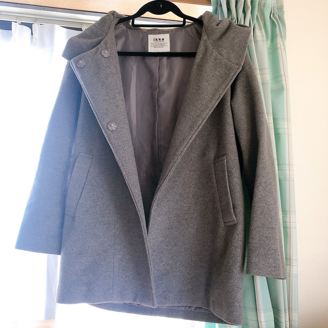 ikka(イッカ)のIKKA グレー Mサイズ コート アウター 羽織 上着 ジャケット ブルゾン  レディースのジャケット/アウター(ブルゾン)の商品写真