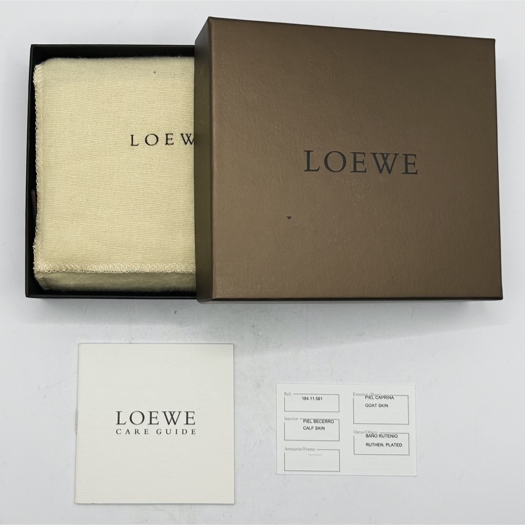 LOEWE(ロエベ)の未使用 LOEWE 二つ折り財布 ロゴ 型押し Wホック ラウンドファスナー 赤 レディースのファッション小物(財布)の商品写真