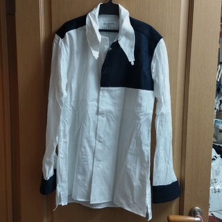 ヨウジヤマモトプールオム(Yohji Yamamoto POUR HOMME)のヨウジヤマモト　メンズシャツ(シャツ)