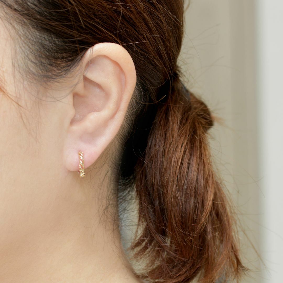 中折れピアス すかしデザインがおしゃれなフープピアス K18コンビ 中折れピアス すかしデザインがおしゃれなフープピアス K18コンビ