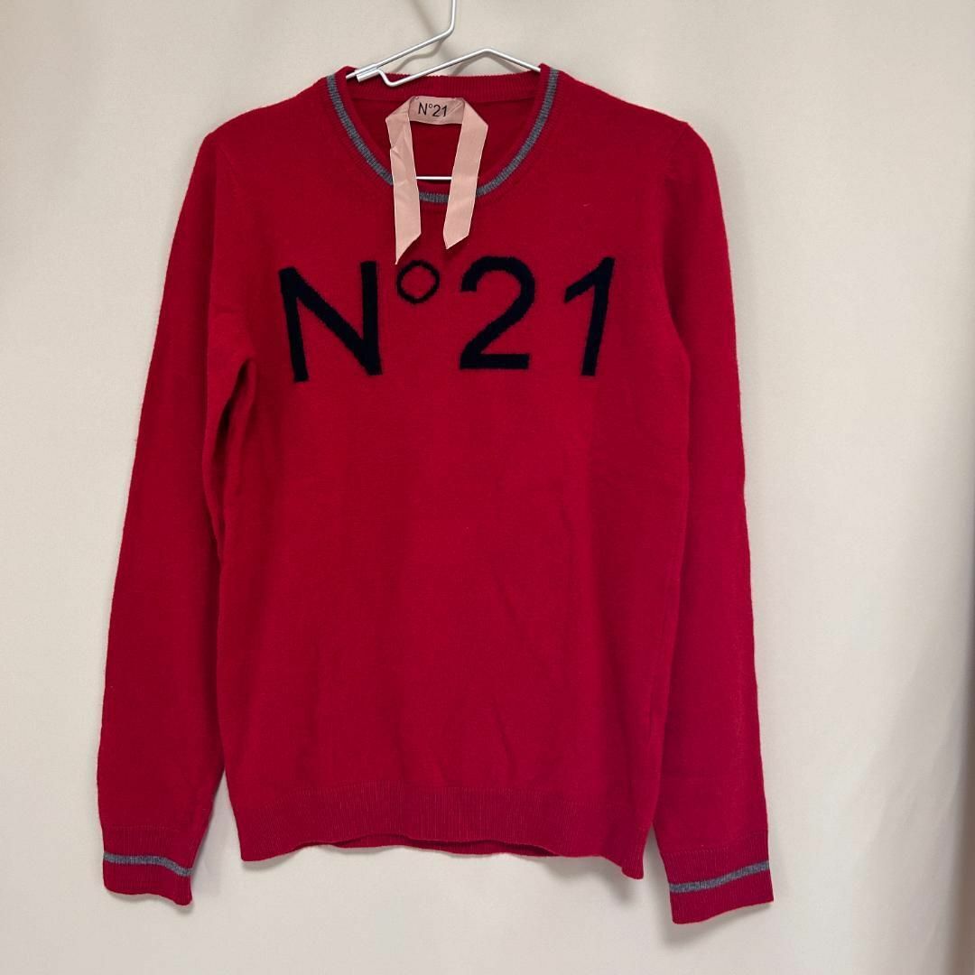 N°21(ヌメロヴェントゥーノ)の美品♪N°21 ヌメロヴェントゥーノ ロゴ ニット セーター レディースのトップス(ニット/セーター)の商品写真