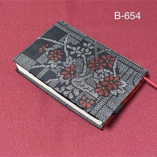 B654再販　標準サイズ　ハンドメイド　着物リメイク　大島紬　文庫本ブックカバー(ブックカバー)