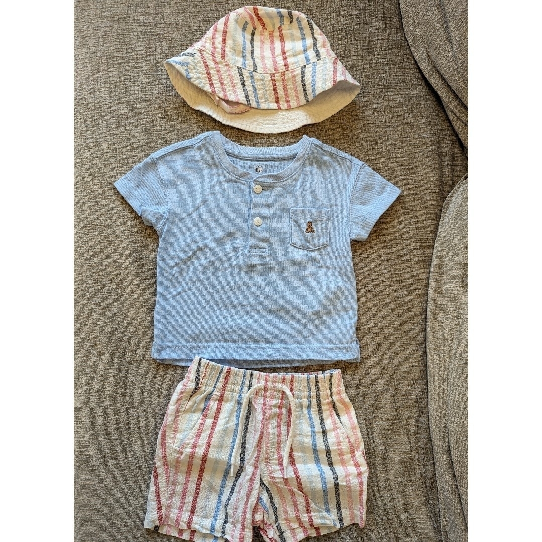 babyGAP(ベビーギャップ)の【新品未使用】GAPのセットアップ 12-18M キッズ/ベビー/マタニティのキッズ服男の子用(90cm~)(Tシャツ/カットソー)の商品写真