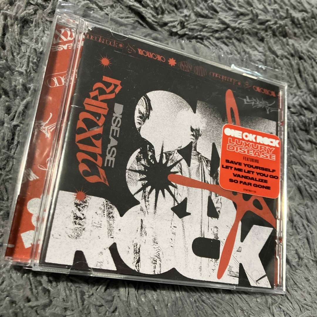 ONE OK ROCK(ワンオクロック)の「Luxury Disease」 ONE OK ROCK 輸入盤 ワンオク　 エンタメ/ホビーのCD(ポップス/ロック(邦楽))の商品写真