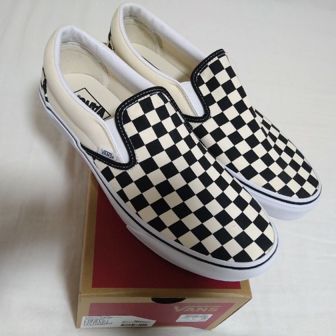 VANS(ヴァンズ)の新品 vans slip-on checker board 28.5cm メンズの靴/シューズ(スニーカー)の商品写真