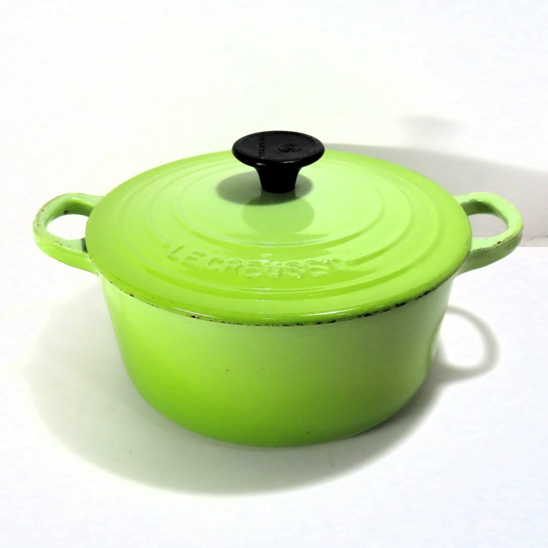 LE CREUSET(ルクルーゼ)のLE CREUSET ル・クルーゼ ルクルーゼ 鍋 両手鍋 直径18cm 緑 インテリア/住まい/日用品のキッチン/食器(鍋/フライパン)の商品写真