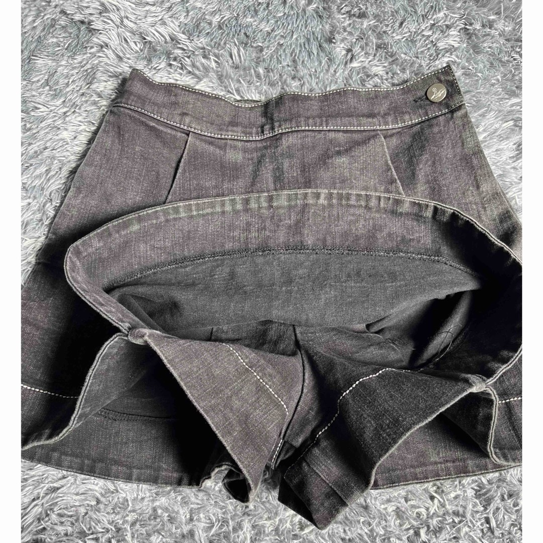 Vivienne Westwood(ヴィヴィアンウエストウッド)の超美品！ヴィヴィアンウェストウッド　オリゾンティ　オーブロゴ&ボタン　キュロット レディースのスカート(ミニスカート)の商品写真