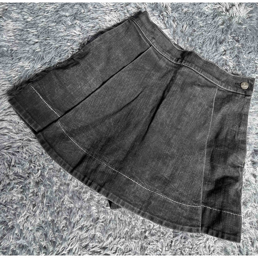 Vivienne Westwood(ヴィヴィアンウエストウッド)の超美品！ヴィヴィアンウェストウッド　オリゾンティ　オーブロゴ&ボタン　キュロット レディースのスカート(ミニスカート)の商品写真