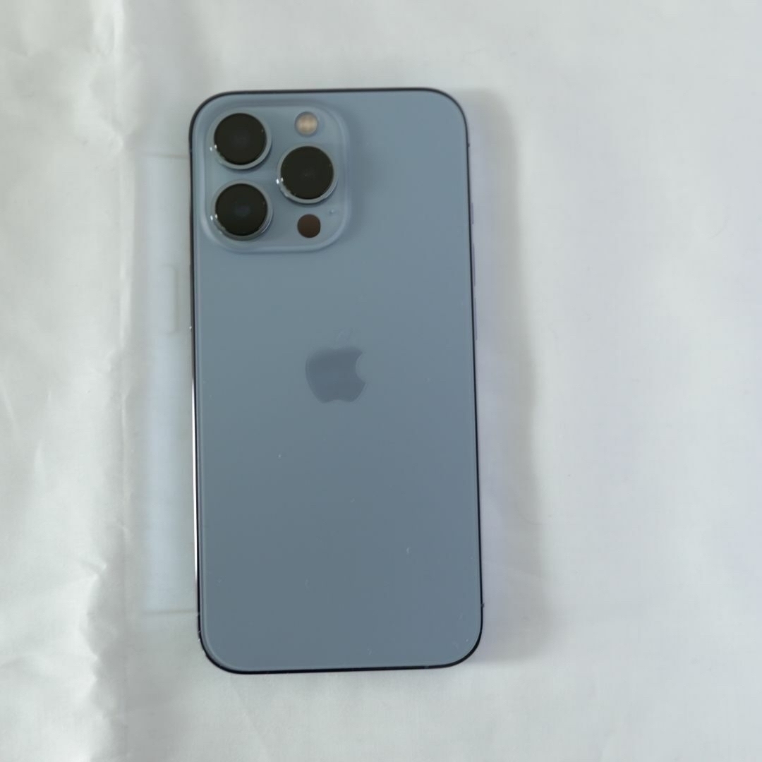 Apple(アップル)のiPhone13pro 128GB シエラブルー スマホ/家電/カメラのスマートフォン/携帯電話(スマートフォン本体)の商品写真