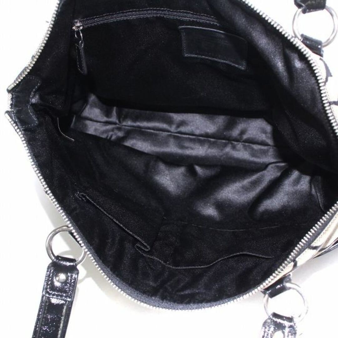 COACH(コーチ)のコーチトートバッグ シグネチャー ロゴチャーム 黒 ベージュ F22947 レディースのバッグ(トートバッグ)の商品写真
