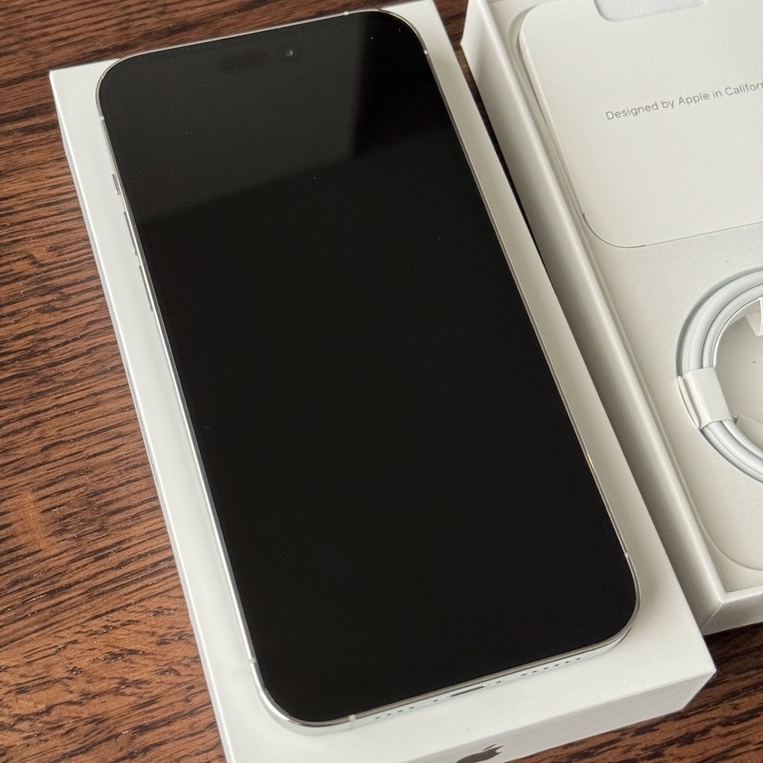 Apple(アップル)のジャンク　iPhone 14 Pro Max シルバー 128 GB スマホ/家電/カメラのスマートフォン/携帯電話(スマートフォン本体)の商品写真