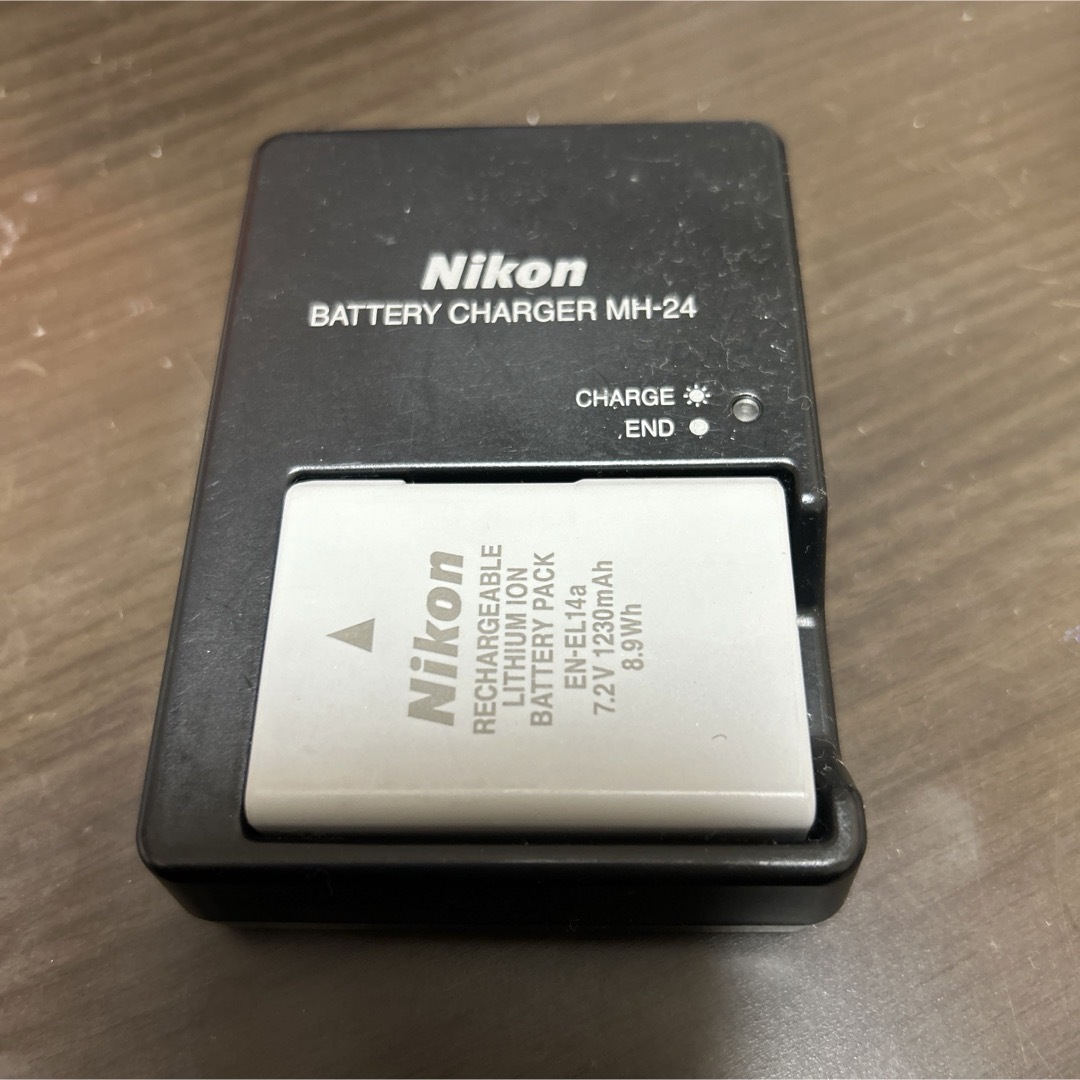 Nikon(ニコン)のNikon  MH-24  バッテリーチャージャー　EN-EL14a スマホ/家電/カメラのカメラ(その他)の商品写真