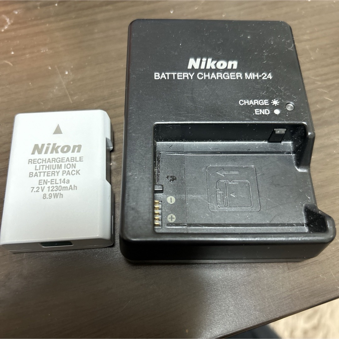 Nikon(ニコン)のNikon  MH-24  バッテリーチャージャー　EN-EL14a スマホ/家電/カメラのカメラ(その他)の商品写真