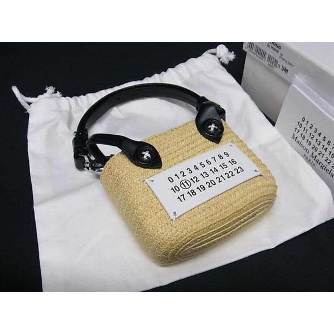 Maison Martin Margiela(マルタンマルジェラ)の■新品■未使用■ Maison Margiela メゾン マルジェラ セルロース×レザー バッグモチーフ キーホルダー チャーム ベージュ系 BJ1074 レディースのファッション小物(その他)の商品写真