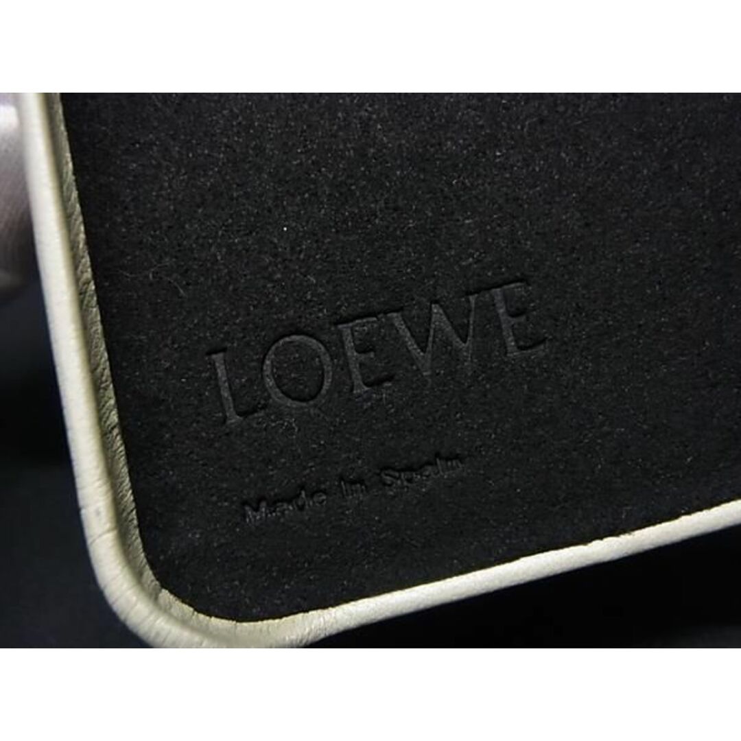LOEWE(ロエベ)の■新品同様■LOEWE ロエベ アナグラム レザー エレファント 象 iPhoneXS Max対応 スマホケース アイフォンケース ライトベージュ系 BJ0709 レディースのアクセサリー(その他)の商品写真