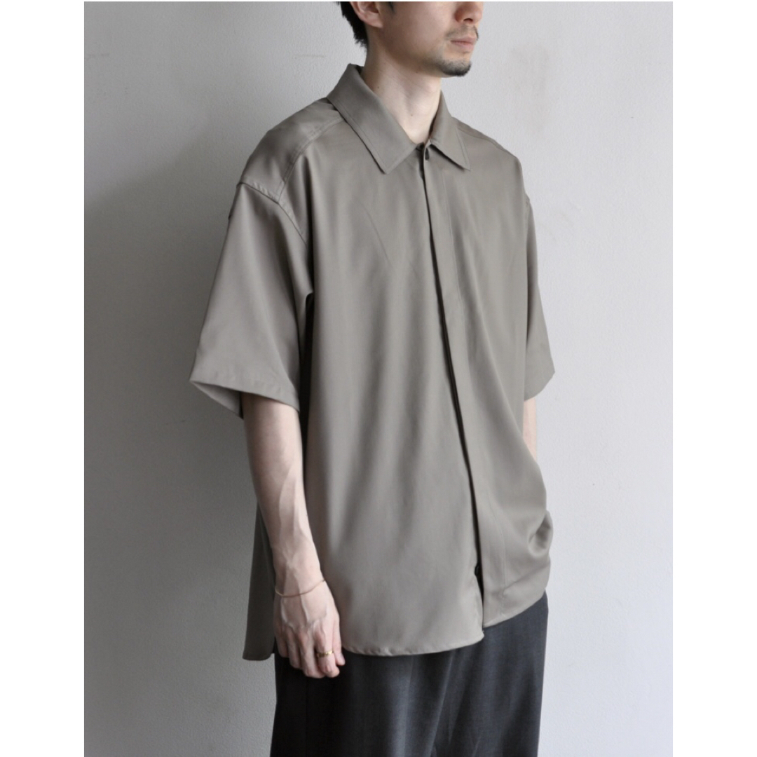 YOKE(ヨーク)の48新品lownn ローン MINIMAL SHORT SLEEVE SHIRT メンズのトップス(シャツ)の商品写真