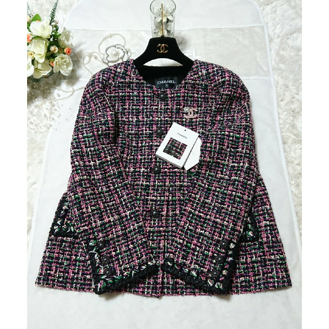 CHANEL - シャネル❤️パールロゴボタン❤️ピンクツイード CHANEL - シャネル❤️パールロゴボタン❤️ピンクツイード