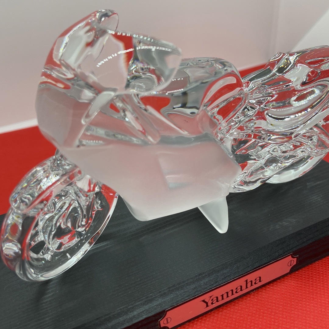 希少 レア ホフバウワークリスタル ヤマハ バイク 置物 西ドイツ製 エンタメ/ホビーの美術品/アンティーク(ガラス)の商品写真