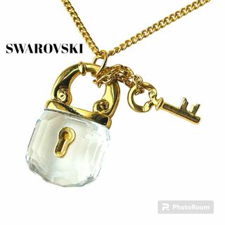 スワロフスキー(SWAROVSKI)のSwarovskiスワロフスキー  ネックレス　南京錠　鍵と錠　ゴールド(ネックレス)