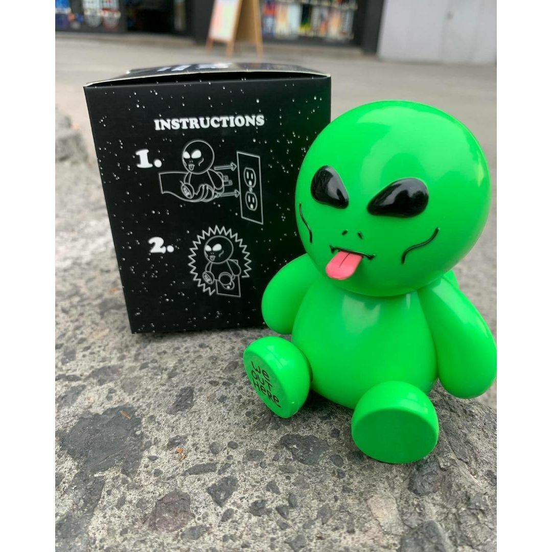 RIPNDIP(リップンディップ)のRIPNDIP Lord Alien Night Light 新品未使用 インテリア/住まい/日用品のライト/照明/LED(その他)の商品写真