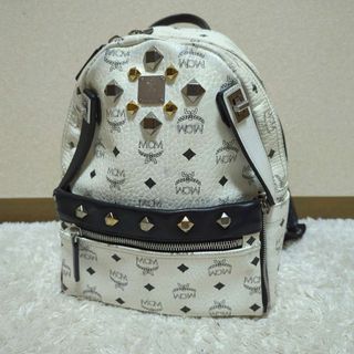 MCM - MCM　エムシーエム　スタッズ　リュック　バックパック　ホワイト