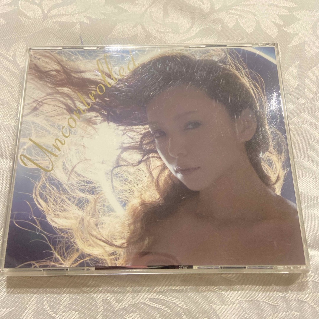 avex(エイベックス)のUncontrolled（DVD付）安室奈美恵 エンタメ/ホビーのCD(ポップス/ロック(邦楽))の商品写真