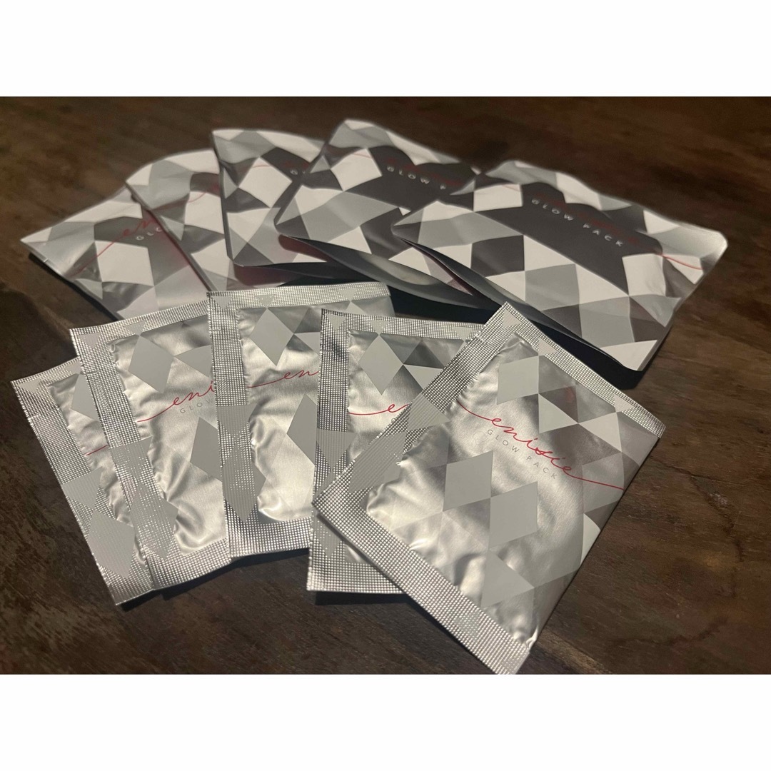 エニシー グローパック　5包+スパチュラ付き コスメ/美容のスキンケア/基礎化粧品(パック/フェイスマスク)の商品写真