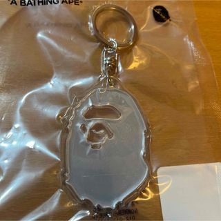 アベイシングエイプ(A BATHING APE)のア ベイシング エイプ　ヘッド　キーホルダー　ホワイト　新品未使用(キーホルダー)