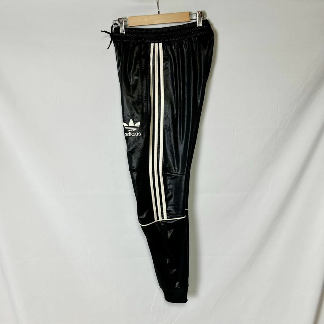 Originals（adidas）(オリジナルス)のIC8797 アディダス CHILE 20 トラックパンツ サテン 黒 XS メンズのパンツ(その他)の商品写真