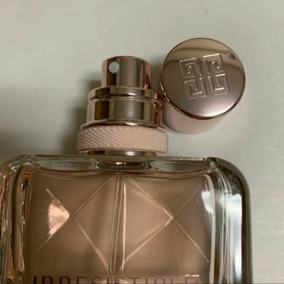 GIVENCHY(ジバンシィ)のGIVENCHY ジバンシイ　イレジスティブル オーデパルファム　35mL コスメ/美容の香水(香水(女性用))の商品写真