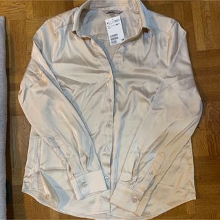 エイチアンドエム(H&M)のH &M サテンシャツ　38(シャツ/ブラウス(長袖/七分))