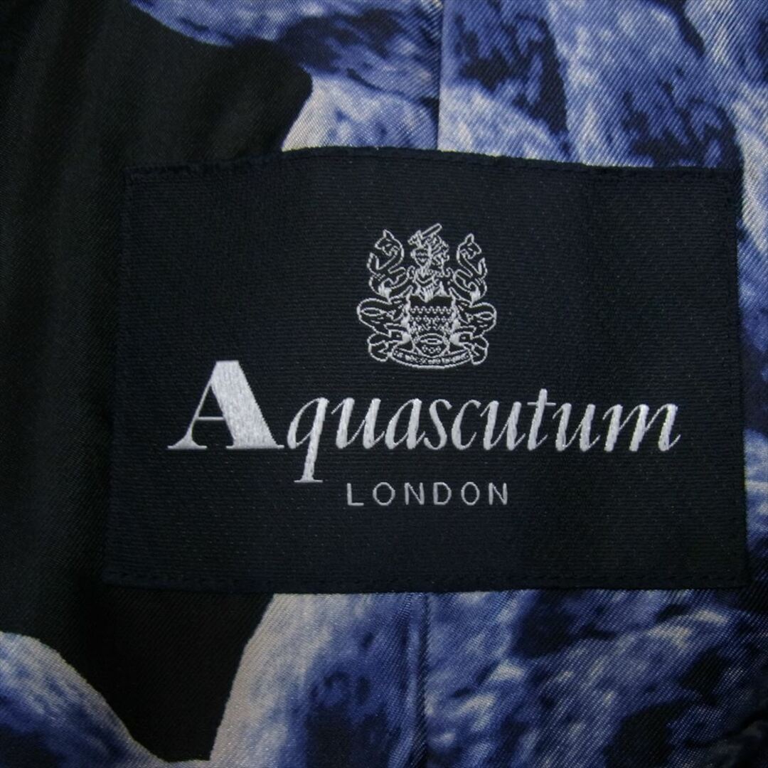 AQUA SCUTUM(アクアスキュータム)のAquascutum アクアスキュータム 123500-39 裏地総柄 ダブル ジャケット ミディアム トレンチコート ダークネイビー系 サイズ表記無【中古】 レディースのジャケット/アウター(その他)の商品写真