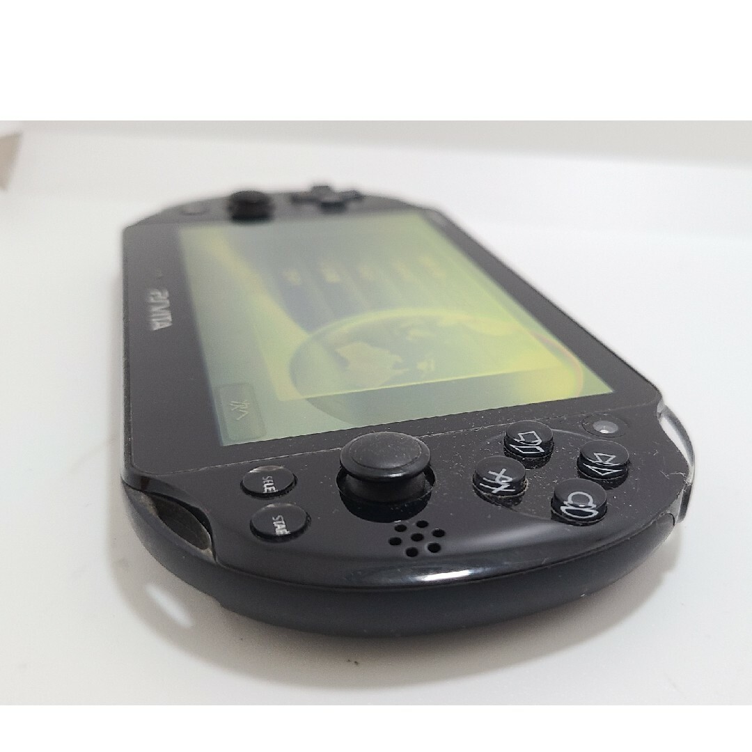 PlayStation Vita(プレイステーションヴィータ)のPlaystation Vita PCH2000 ブラック エンタメ/ホビーのゲームソフト/ゲーム機本体(携帯用ゲーム機本体)の商品写真