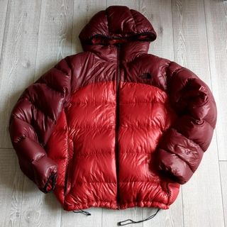 ザノースフェイス(THE NORTH FACE)の軽量 THE NORTH FACE アコンカグアフーディジャケット M 赤(ダウンジャケット)