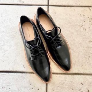 ザラ(ZARA)の【新品タグ無し】ZARA TRAFALUC ZARA zara ローファー　(ローファー/革靴)