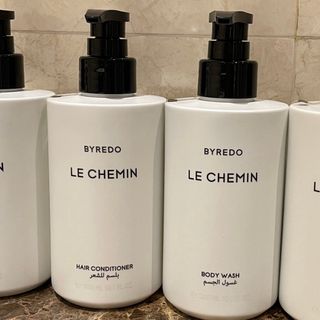 バレード(BYREDO)の日本未発売【BYREDO】LE CHEMIN 1本　新品未使用　300ml(シャンプー)