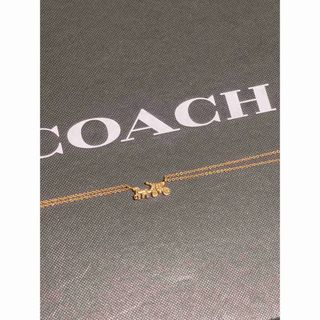 コーチ(COACH)の美品　コーチCOACH モチーフネックレス　ブランドロゴ(ネックレス)