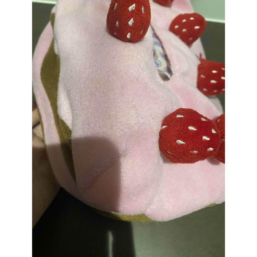 いちごケーキ　ティッシュカバー　ティッシュケース エンタメ/ホビーのおもちゃ/ぬいぐるみ(キャラクターグッズ)の商品写真