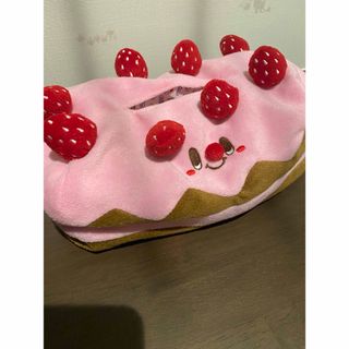 いちごケーキ　ティッシュカバー　ティッシュケース(キャラクターグッズ)