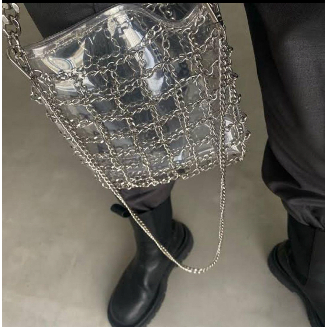 Ameri VINTAGE(アメリヴィンテージ)のAMERI  GRILL CHAIN BAG レディースのバッグ(ショルダーバッグ)の商品写真