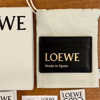 ロエベ(LOEWE)の【新品未使用】LOEWE エンボスプレーンカードホルダー(名刺入れ/定期入れ)