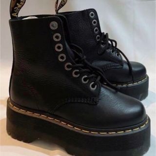 ドクターマーチン(Dr.Martens)の【美品】ドクターマーチン　厚底　8ホール　JADON   UK(ブーツ)